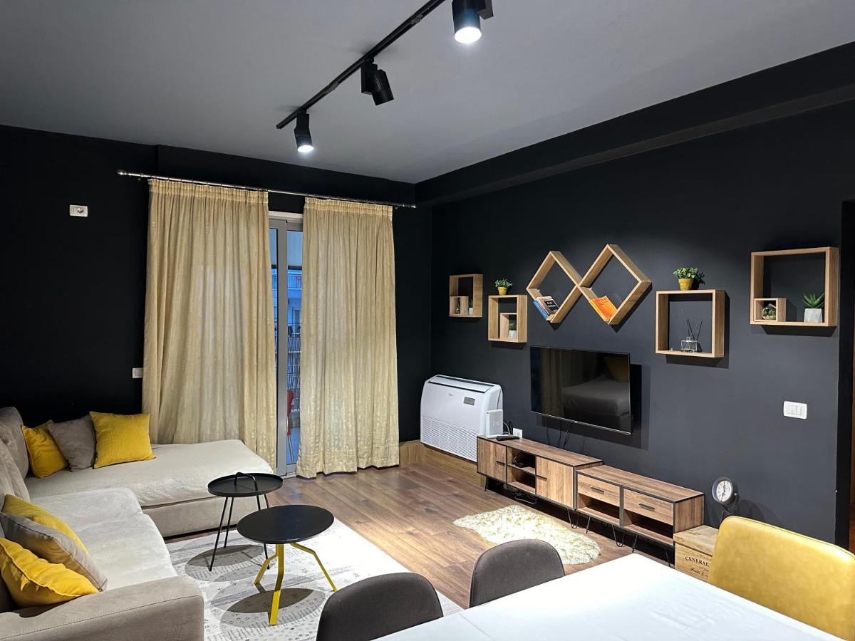 The Krist Apartment Vlorë Esterno foto