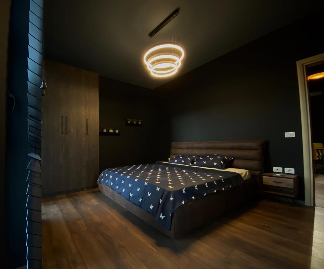 The Krist Apartment Vlorë Esterno foto